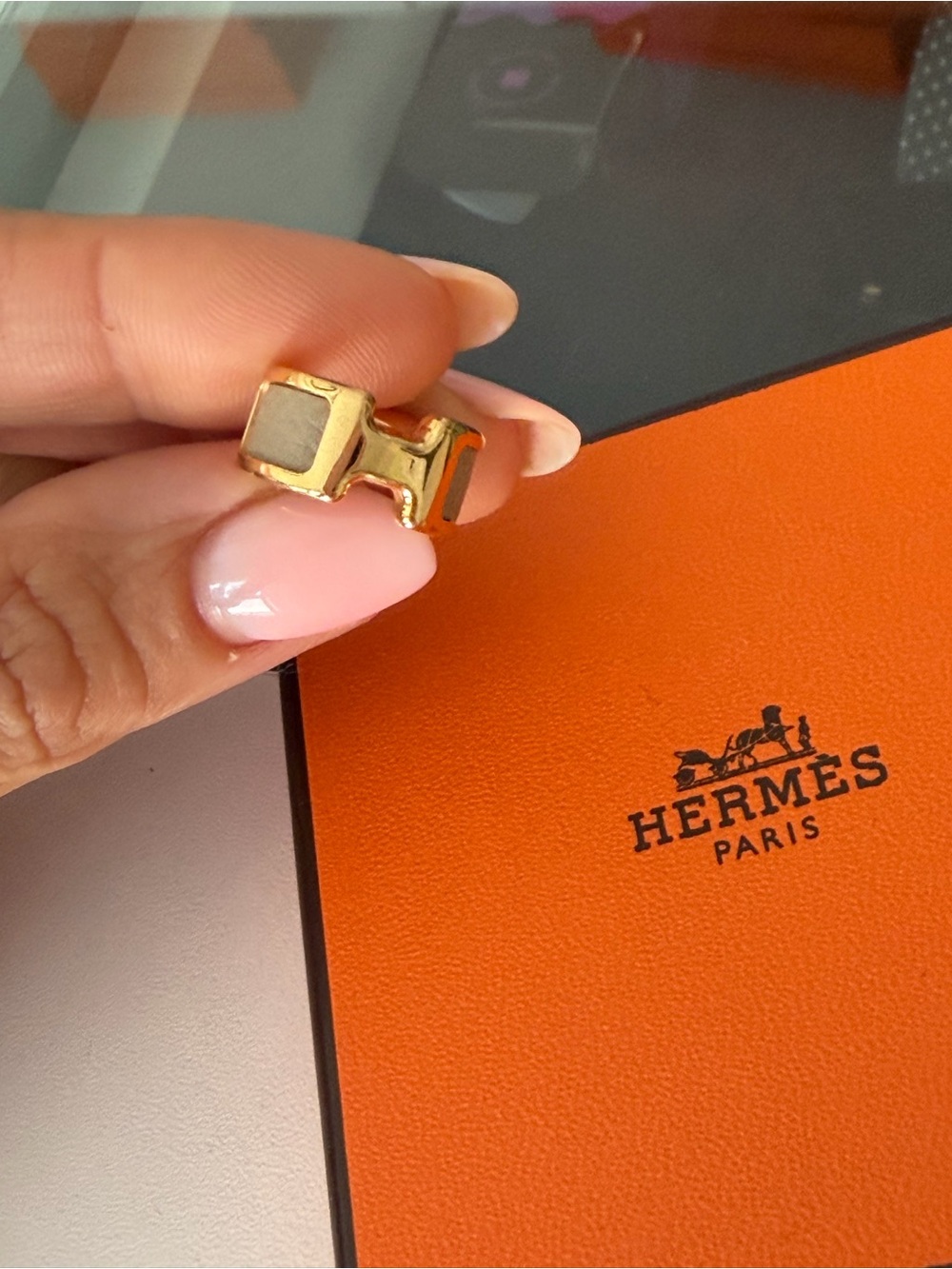 Hermes Gold and Grey H-Cuff Earring - Picture 3 of 5